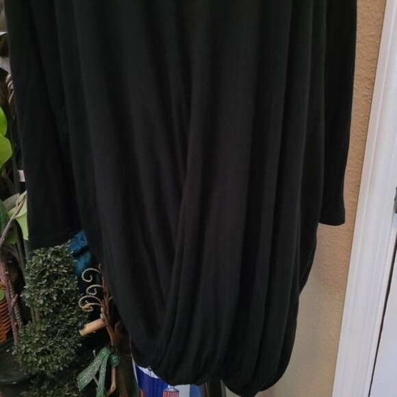 Lane Bryant top t shirt solid black casual lightweight 18 20 slimming bottom - Picture 2 of 5